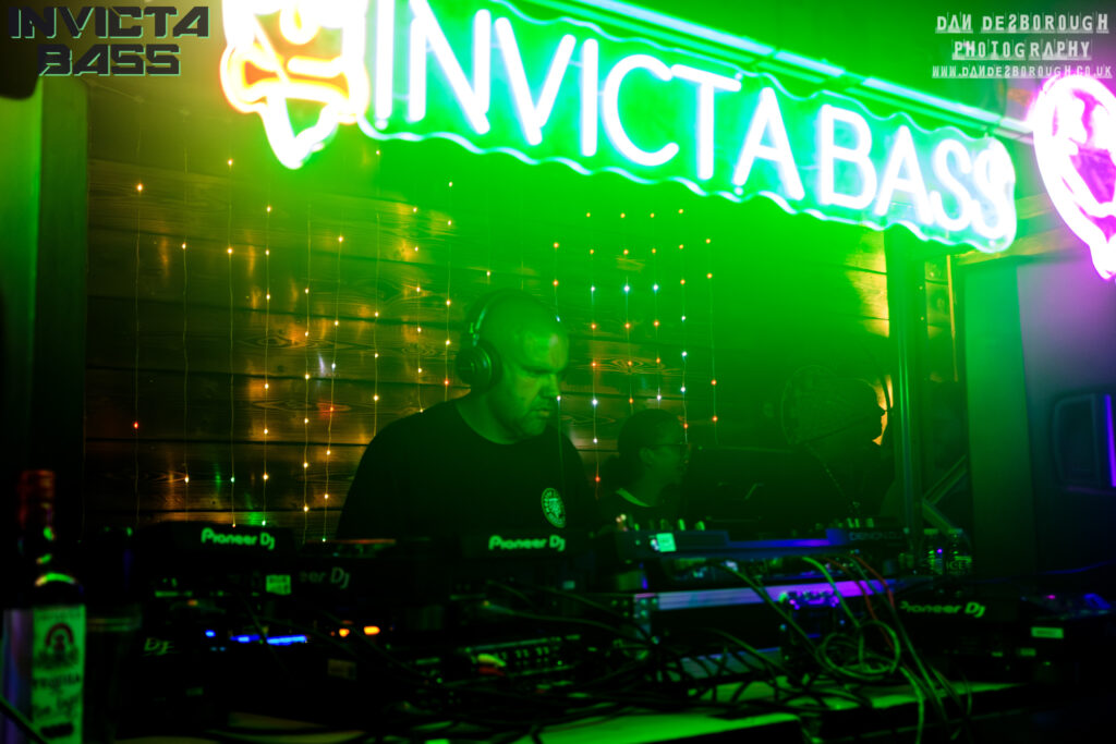 Dj softmits Resident